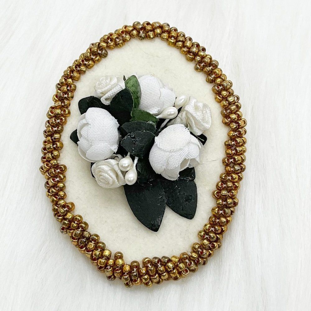 🔮‎ 5/$25 Vintage Felt Roses and Beads Brooch